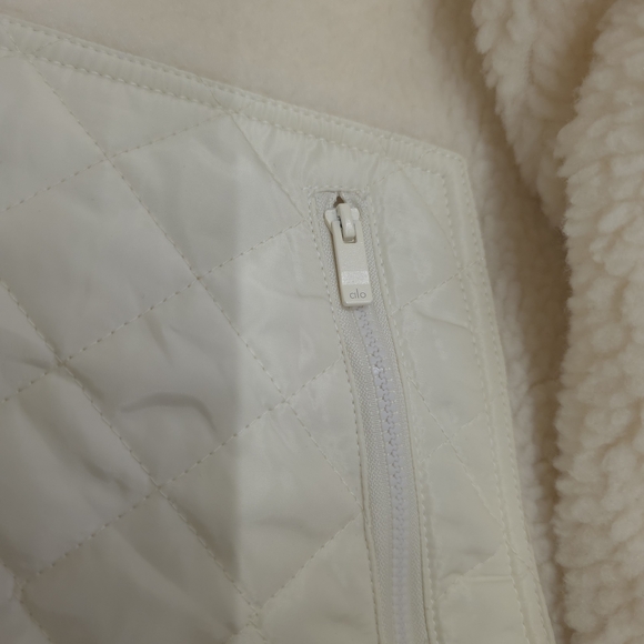 ALO Yoga Foxy Sherpa Jacket White - Picture 4 of 5
